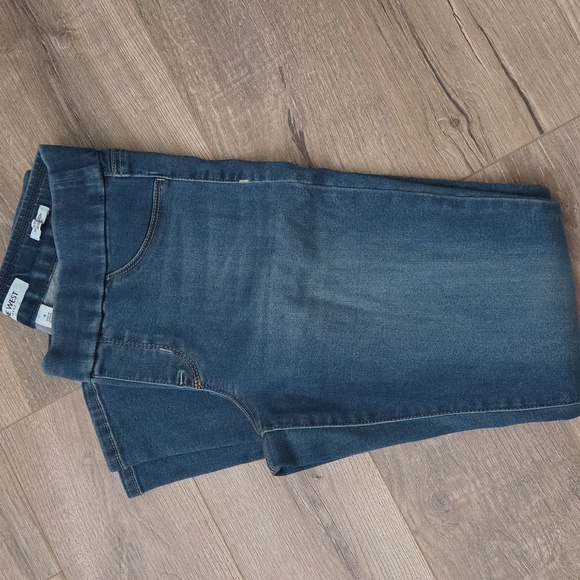 Nine West Heidi Pull-On Skinny Jeans NEW - Picture 2 of 6